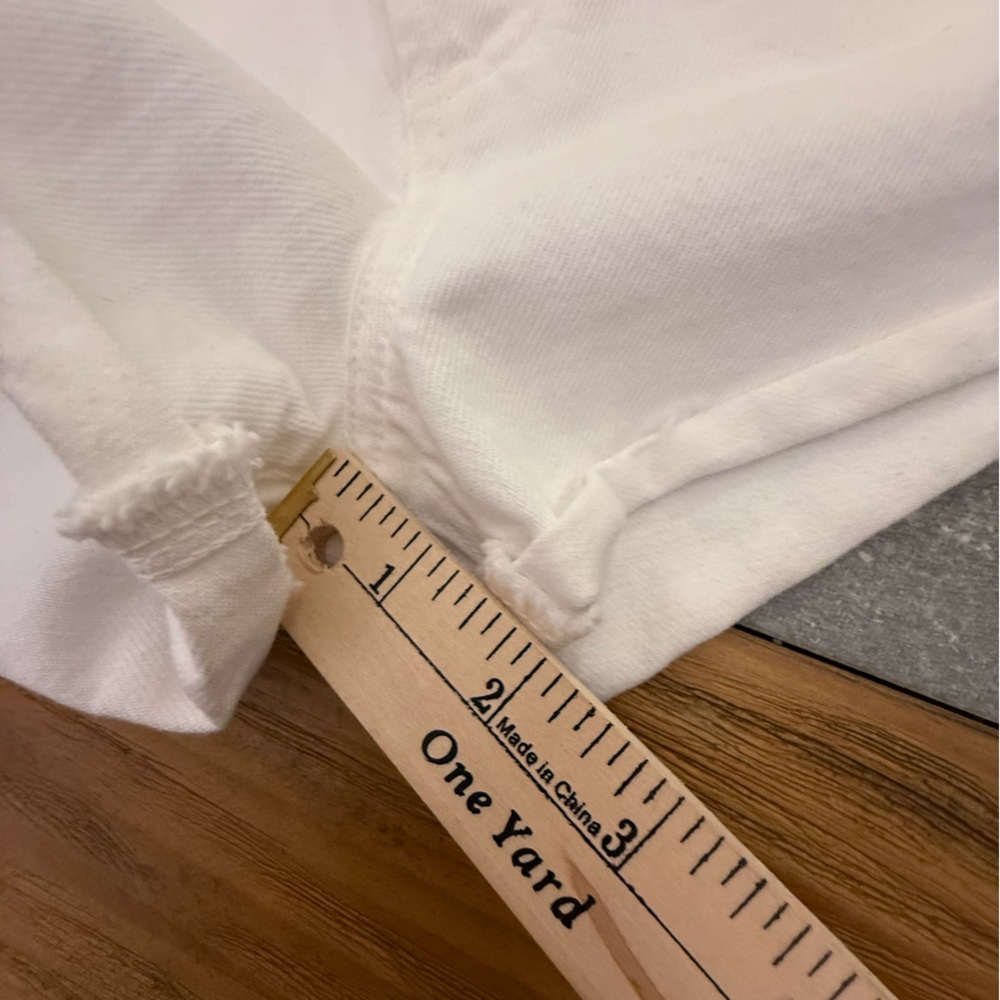 Citizens of Humanity Marlow High Rise White Denim Cutoff Shorts Size 24 NWOT - Picture 14 of 14
